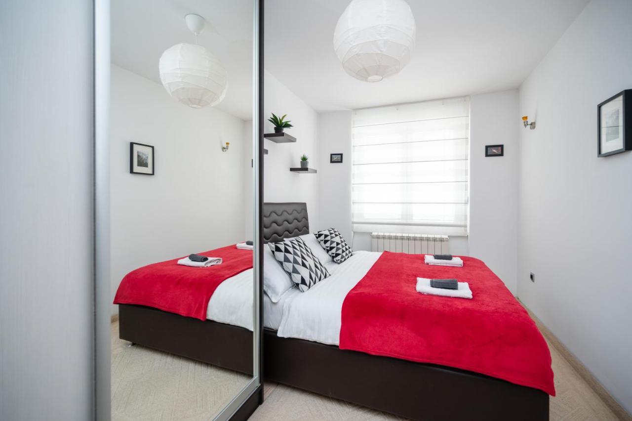 Bright 1Bdr Apartment In The City Center SJJ Exteriér fotografie